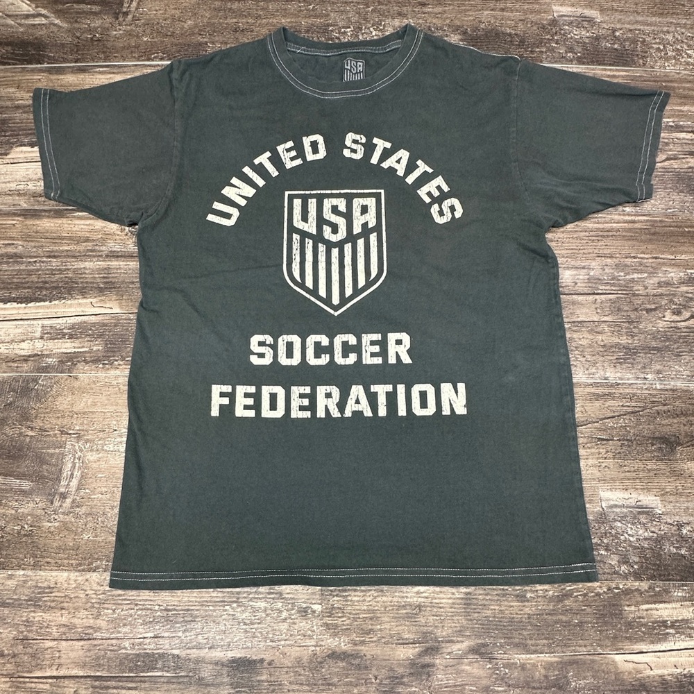 USA Soccer Federation T Shirt Mens L Distressed Graphic Grey USMNT USWNT EUC